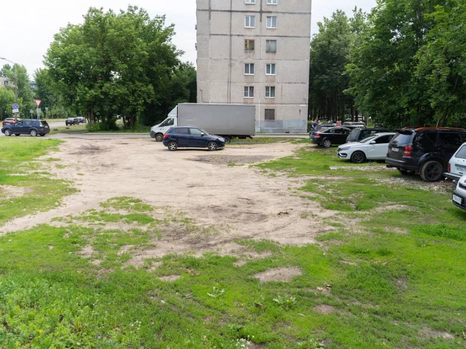 Жители улицы Гагарина выступили против строительства магазина на придомовой территории