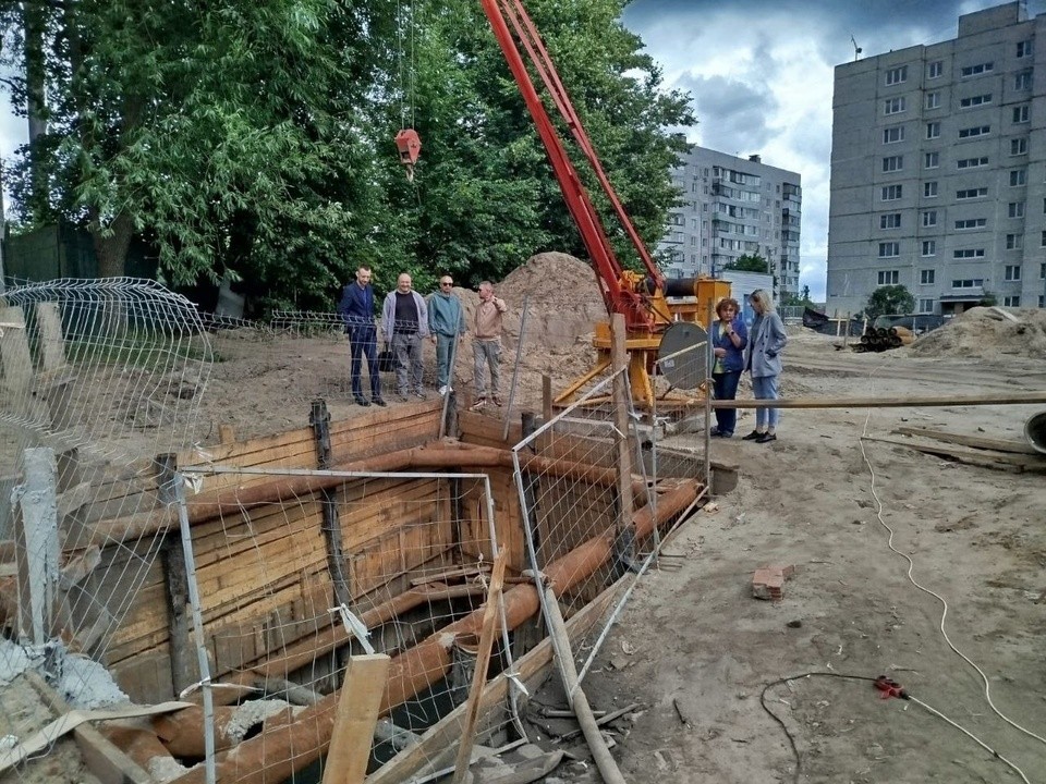 В Куровском завершается ремонт участка коллектора на улице Вокзальной
