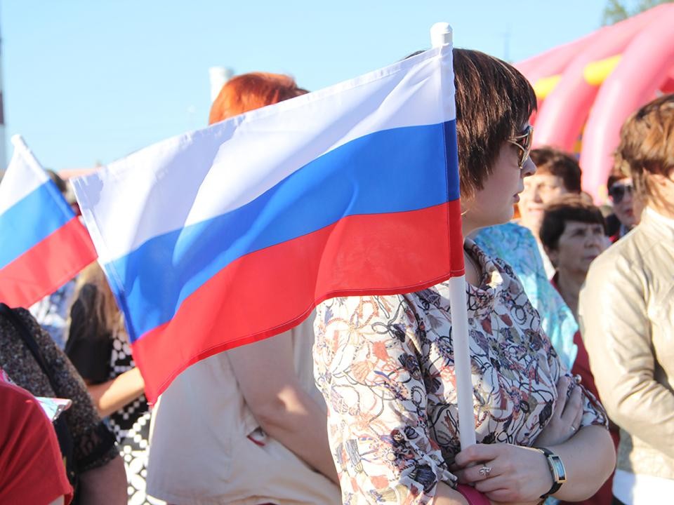 Жителей Лобни приглашают отпраздновать День России в парках