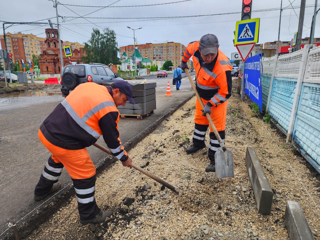 В Вокзальном проезде в Шатуре меняют дорожное покрытие