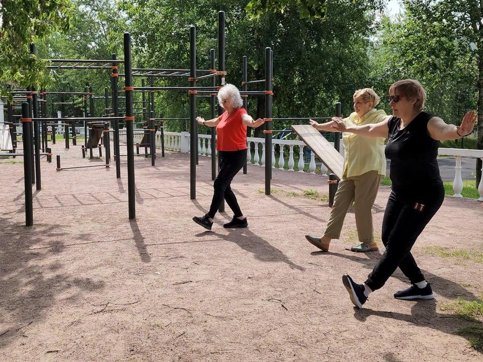 Жителей Дзержинского зовут на зарядки