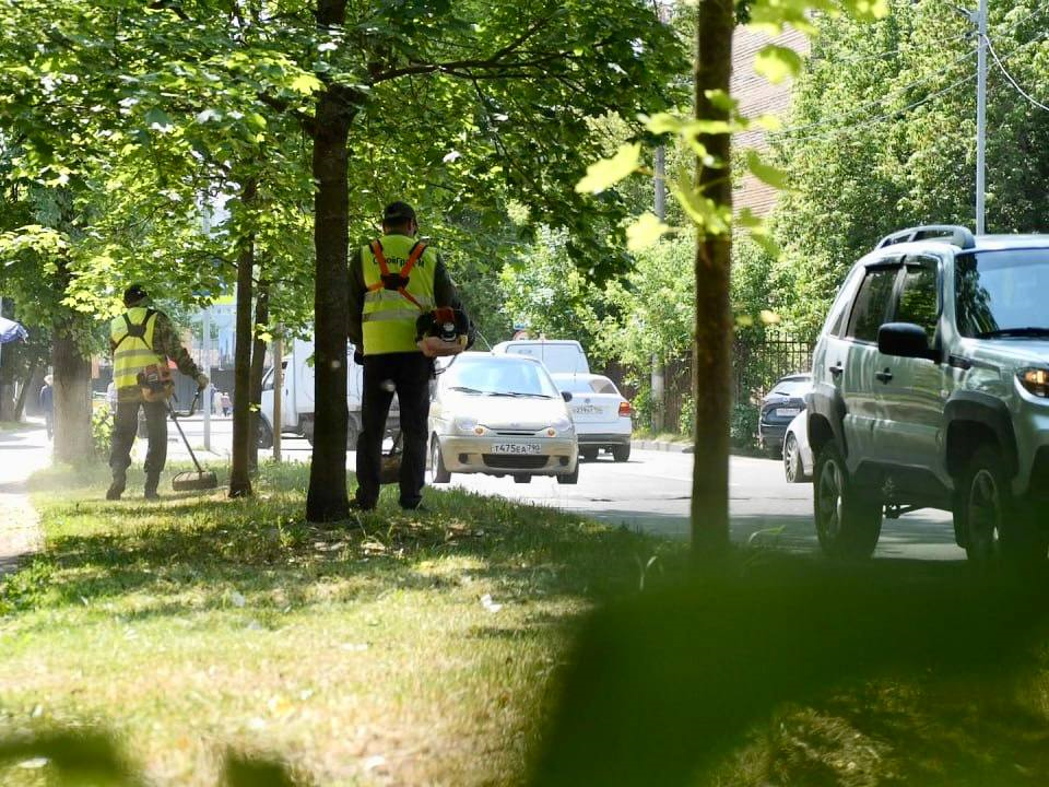 Подмосковье завершает третий цикл летнего содержания дорог