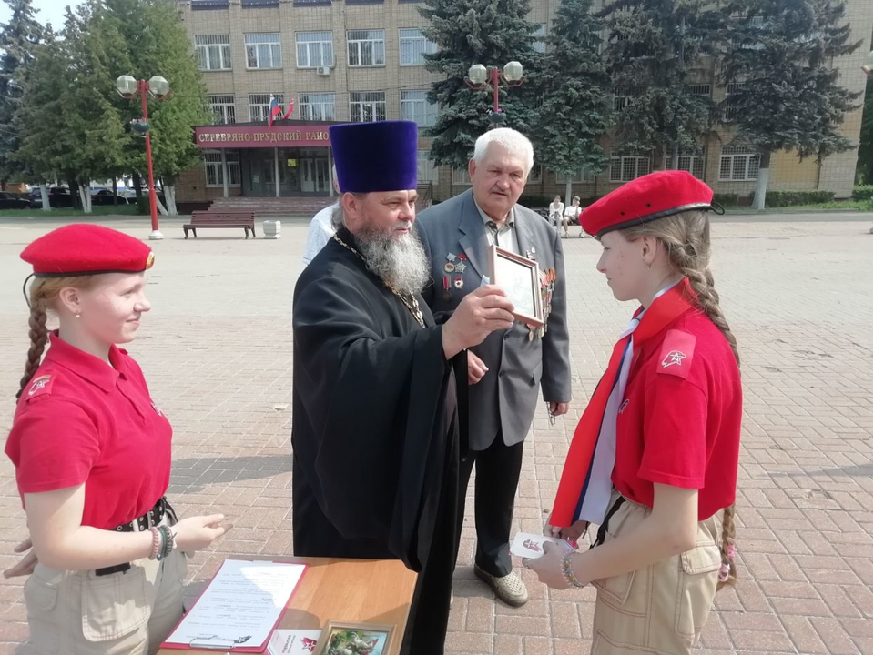 Священник благословил новобранцев, вступивших в ряды «Юнармии»