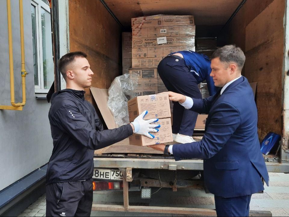 Полторы тонны гумпомощи отправили волонтеры Балашихи участникам спецоперации