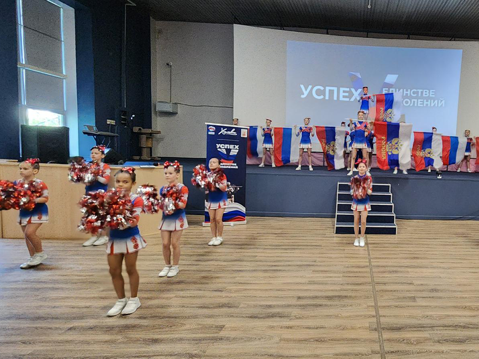 Гимнастический номер украсил празднование юбилея космодрома в Химках