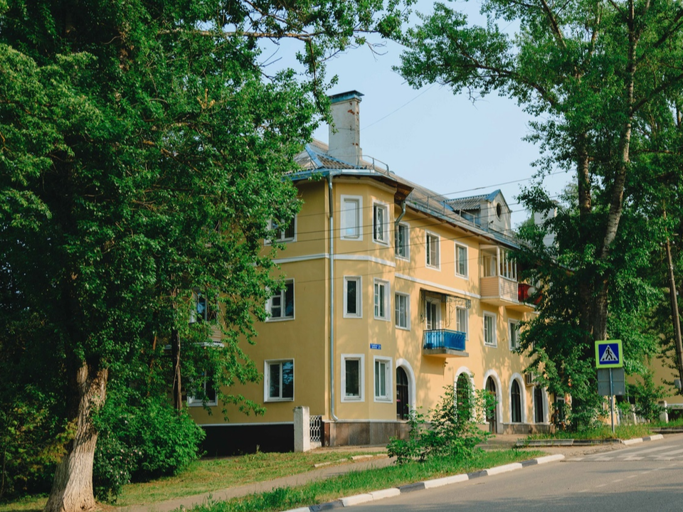 Лестницу от дома к тротуару обустроят в Кашире-2