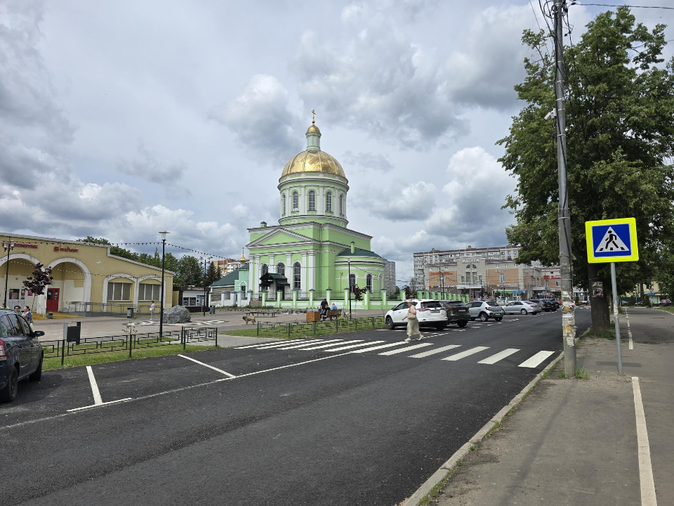 На Коммунистической площади в Озерах отремонтировали дорогу