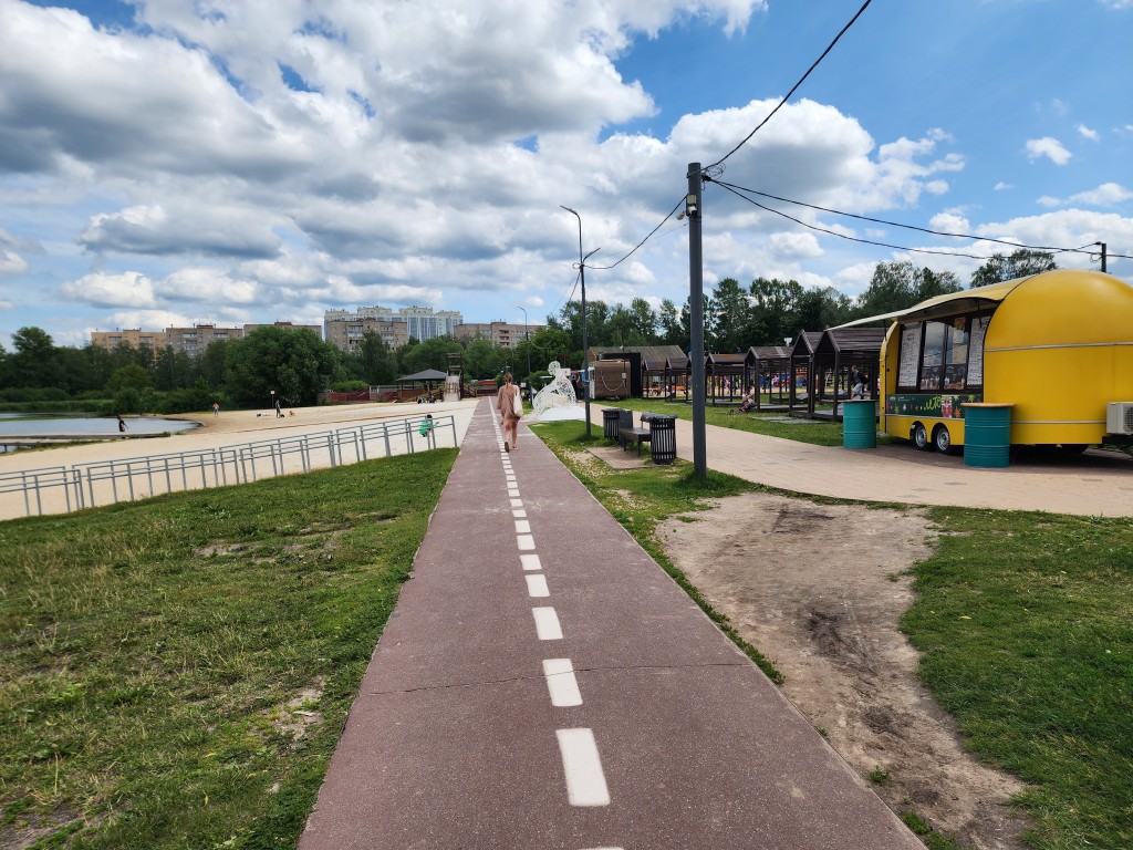 В соцсетях появились кадры, как выглядела набережная озера Сенеж до реконструкции