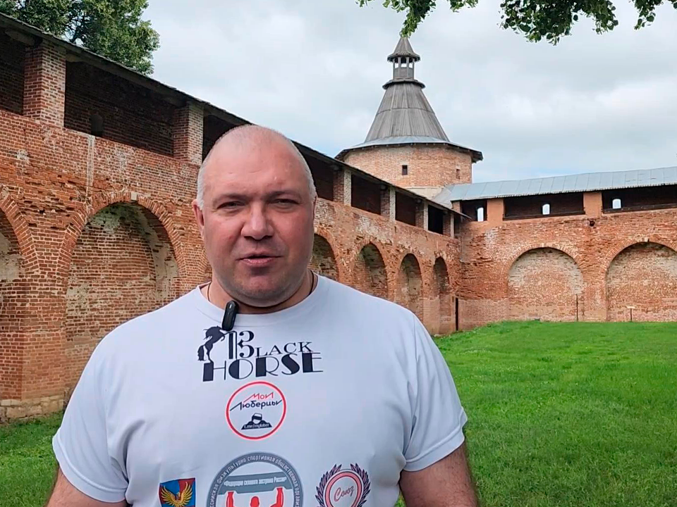 Русского Халка покорил Зарайск: знаменитый силач Сергей Агаджанян открыл для себя старинный город