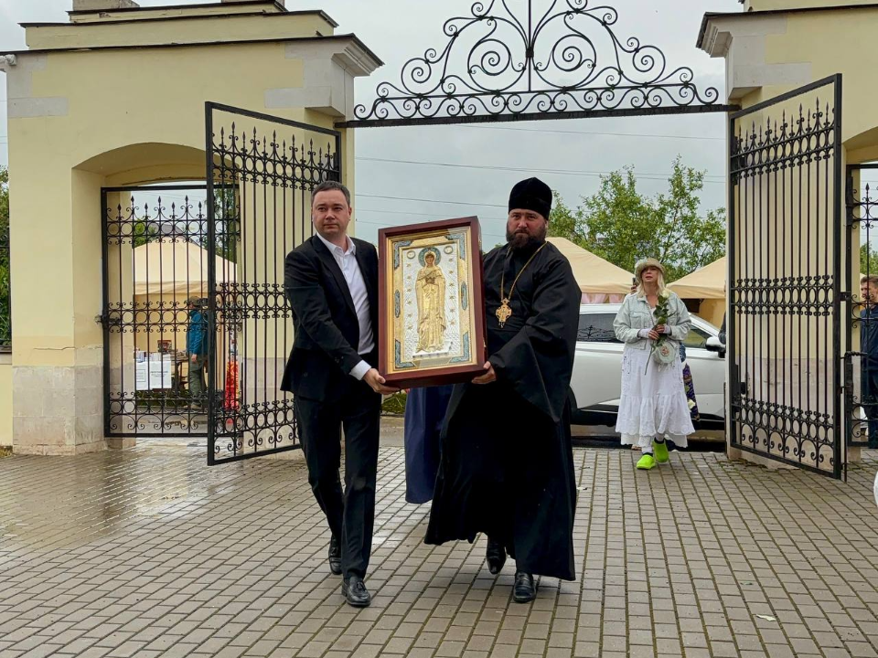 Луганскую икону Божией Матери встретили в Свято-Духовском храме села Шкинь в Коломне