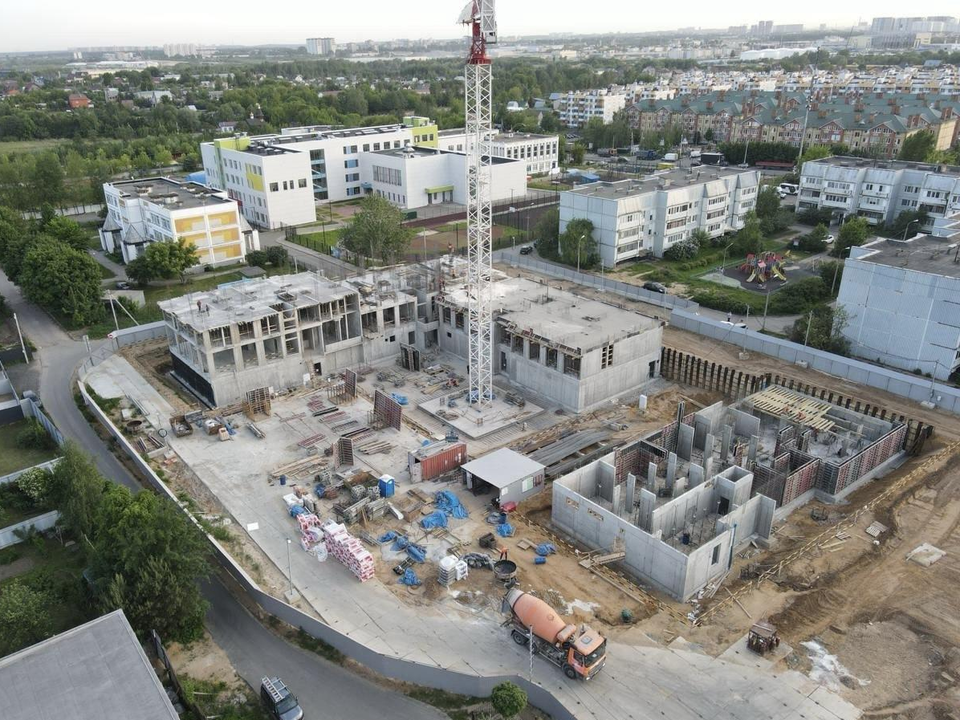 Строители приступили к бетонированию стен в первом корпусе ЖК в Марусине