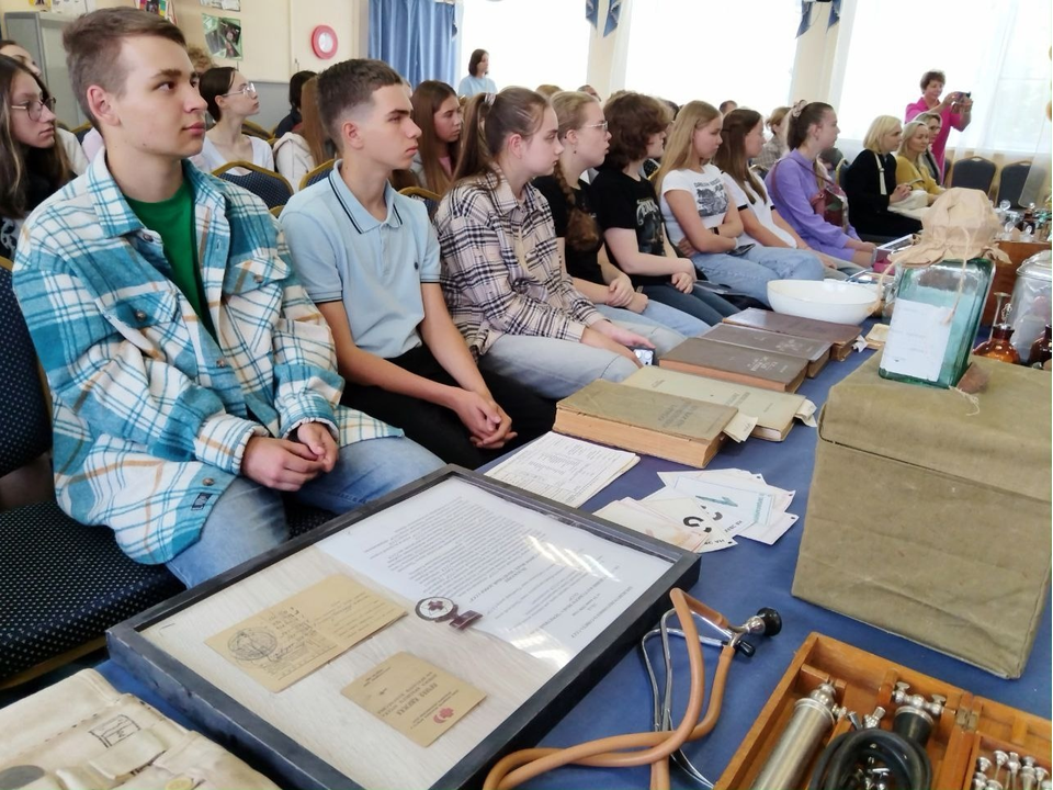 В Коломне вручили сертификаты выпускникам Летней медицинской школы