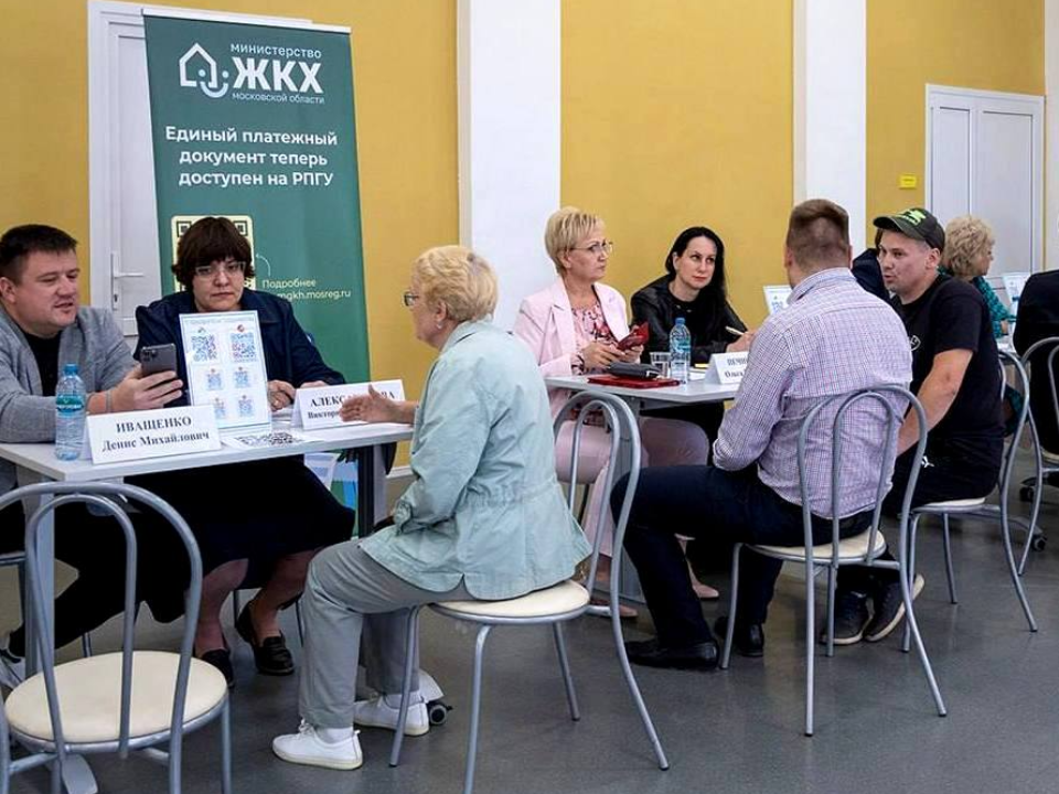Жители Всеволодова рассказали о своих проблемах муниципальным властям