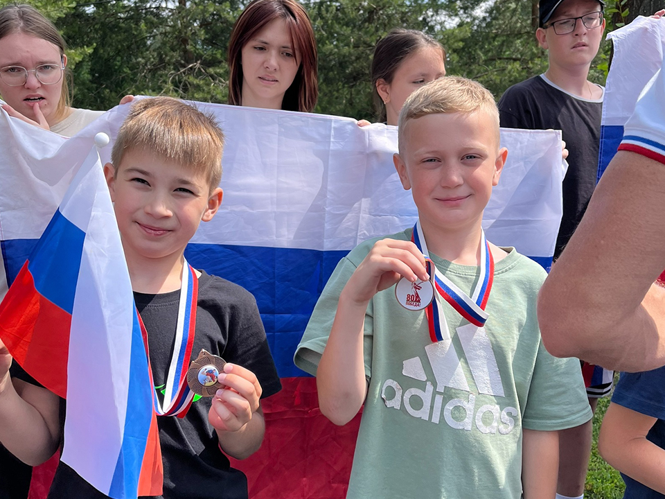 Михнево пробежало с Россией: праздничный забег собрал жителей в парке