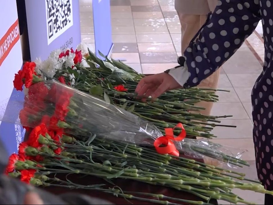 Мемориальную доску в честь бойца СВО Котенкова открыли в Первомайской школе