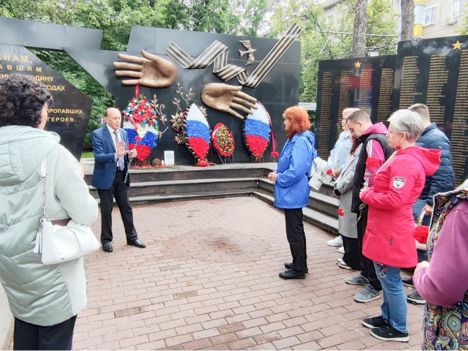 В День памяти и скорби в Химках провели открытый урок и митинг с возложением цветов