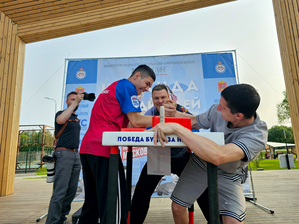 Луховицкие рукоборцы завлекают в свои ряды молодежь
