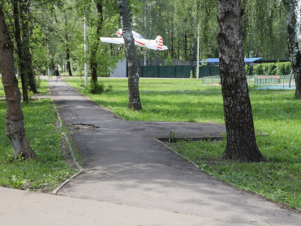 В парке Победы Хотькова обновят освещение, дорожки и клумбы