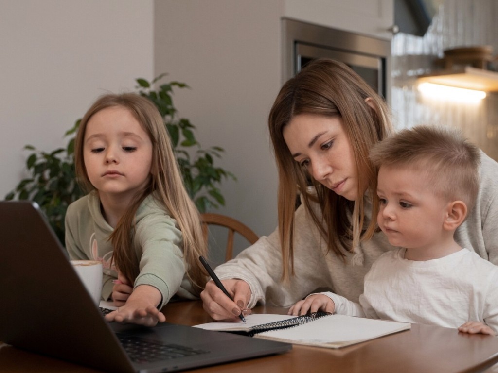 Увольнение с работы родителей с детьми предложили запретить