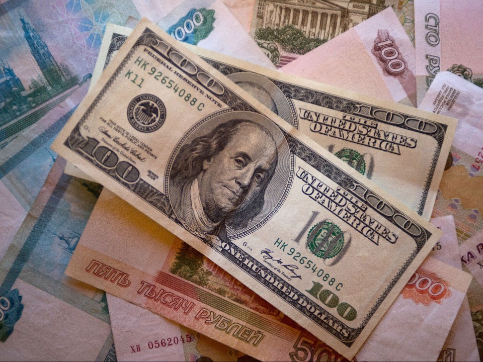 Курс доллара приблизился к 80₽ вечером в четверг