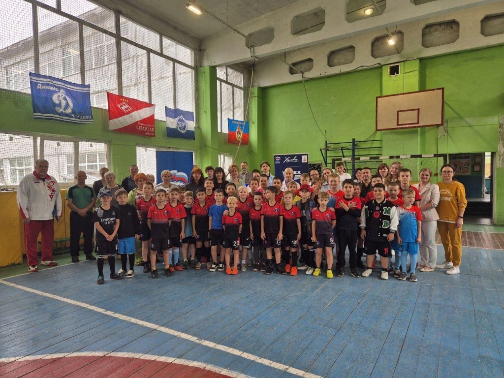 Футбольный турнир в Луневе посвятили памяти Героя Советского Союза Лени Голикова