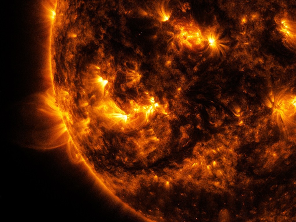 Сильнейшая вспышка М класса на Солнце произошла 5 июня: прогноз магнитных бурь на 6 июня