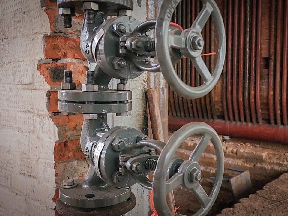 В котельной на улице Красной в Бронницах монтируют новое оборудование