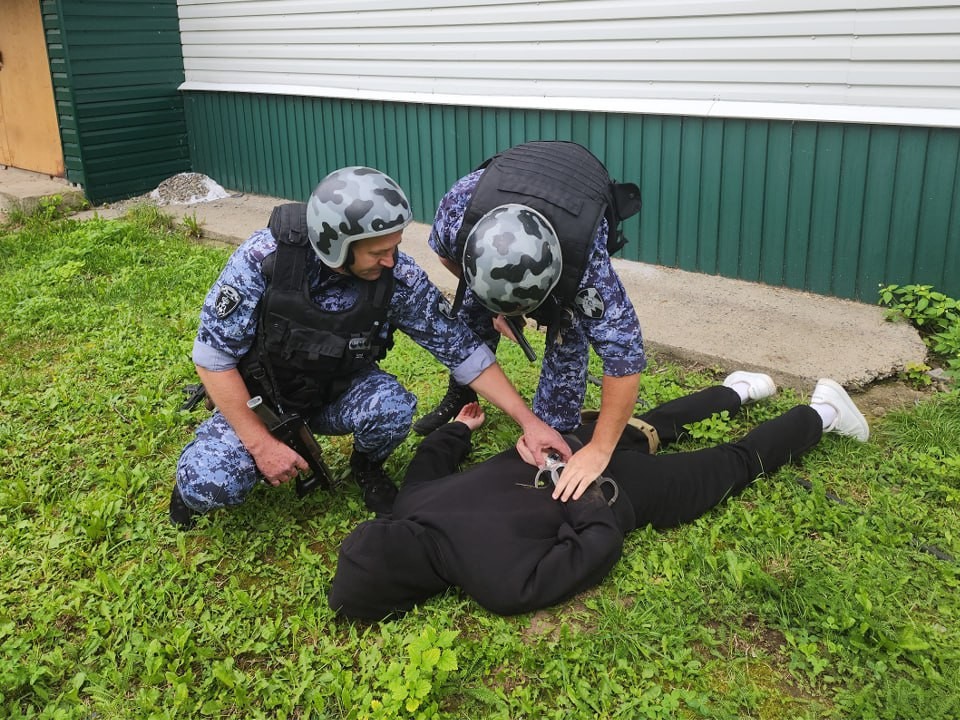 Полицейские накрыли крупную нарколабораторию в Манькове