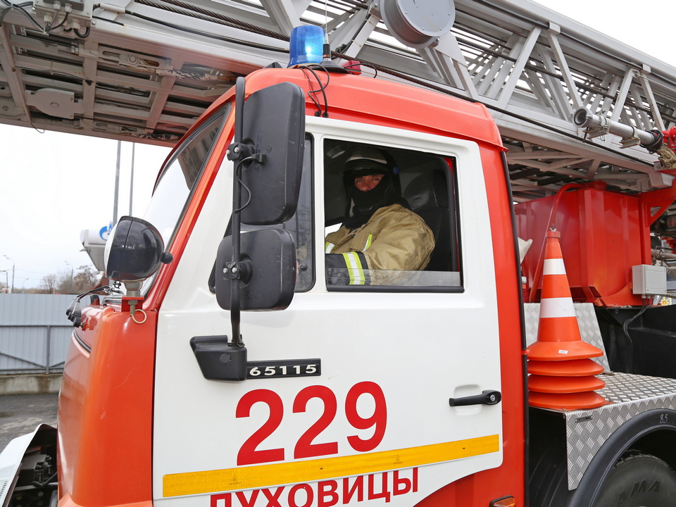 Луховицкий пожнадзор ищет владельцев трех сгоревших дачных домов и очевидцев происшествия