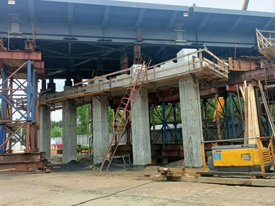 В Красногорске смонтировали левую часть путепровода на дублере Пятницкого шоссе