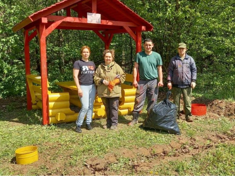 В лесах Подмосковья благоустроили десятки зон отдыха для граждан