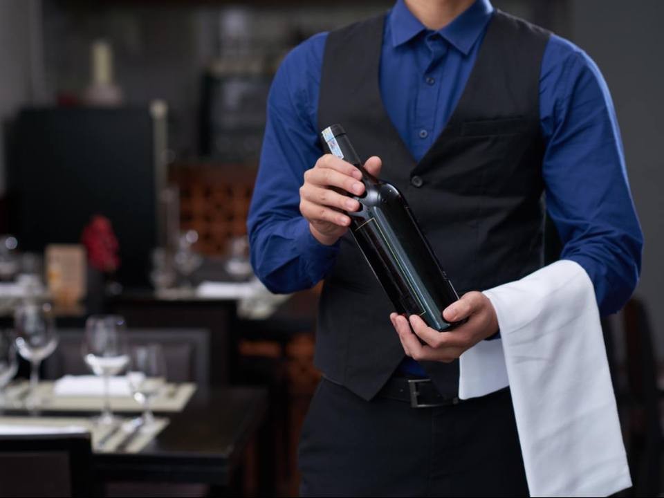 Спрос на винных экспертов увеличился почти на 50% в 2025 году