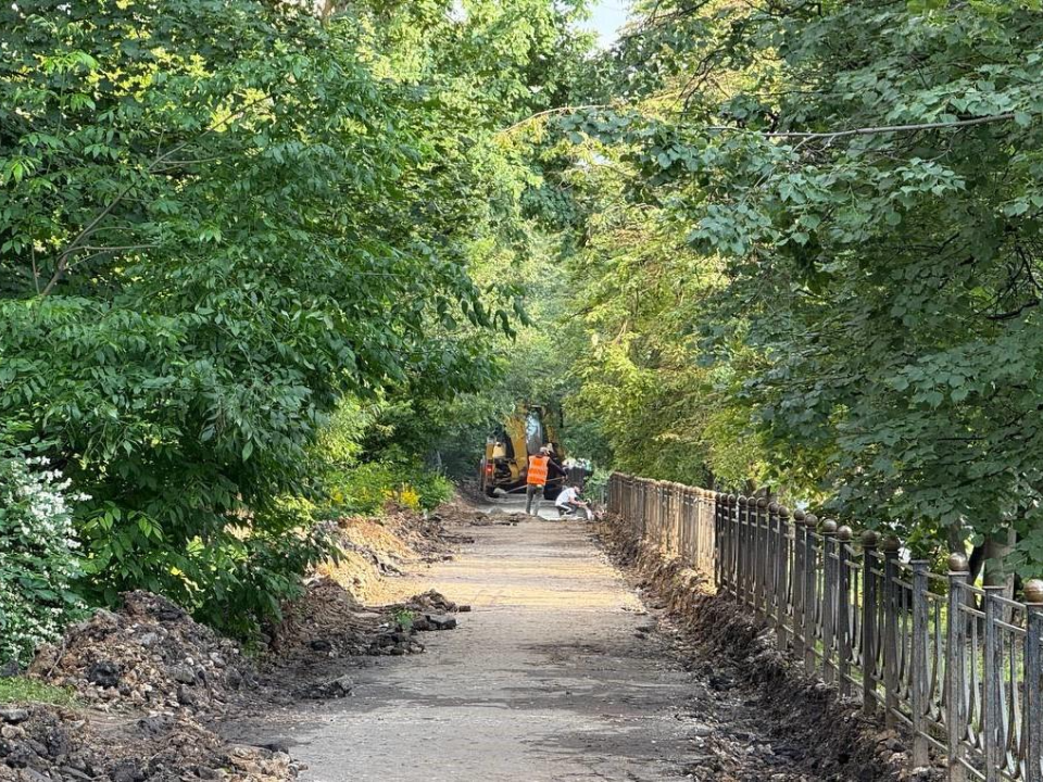 На разбитом участке тротуара проспекта Ленина в Электростали уложат новый асфальт