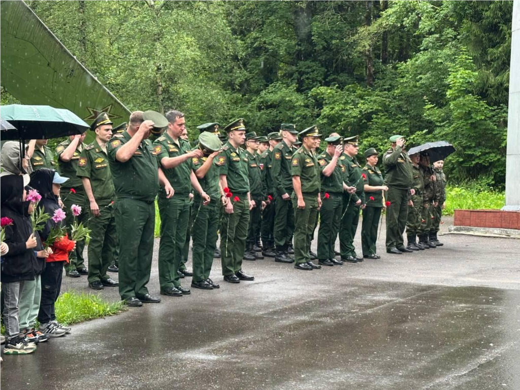 Троекратным оружейным залпом в Восходе почтили память о Великой Отечественной войне