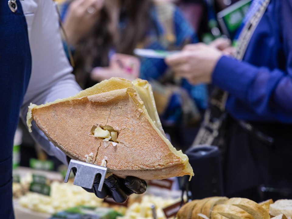 Подмосковные производители АПК представили продукцию на выставке в Китае