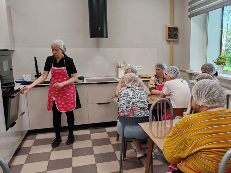 В социальном центре «Клинский» открыли обновленную кухню для занятий по кулинарии