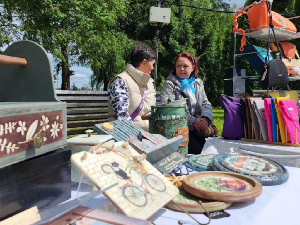 «Попала в сказку»: уникальные изделия представили мастера на фестивале в Талдоме