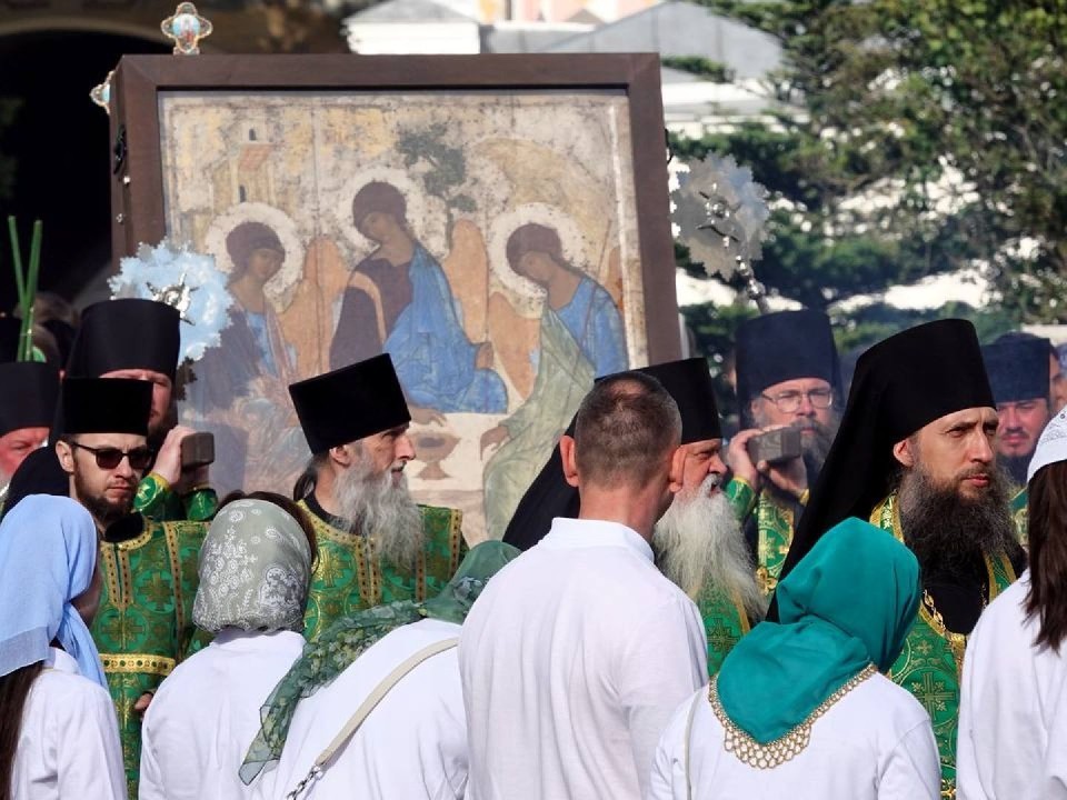 Наплыв верующих ожидается в Сергиевом Посаде на Троицу к иконе Рублева