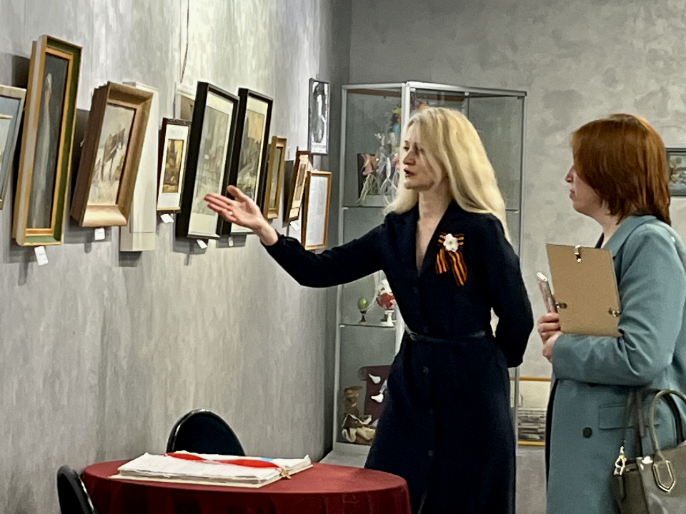 В Протвине открылась выставка картин из фондов городского музея