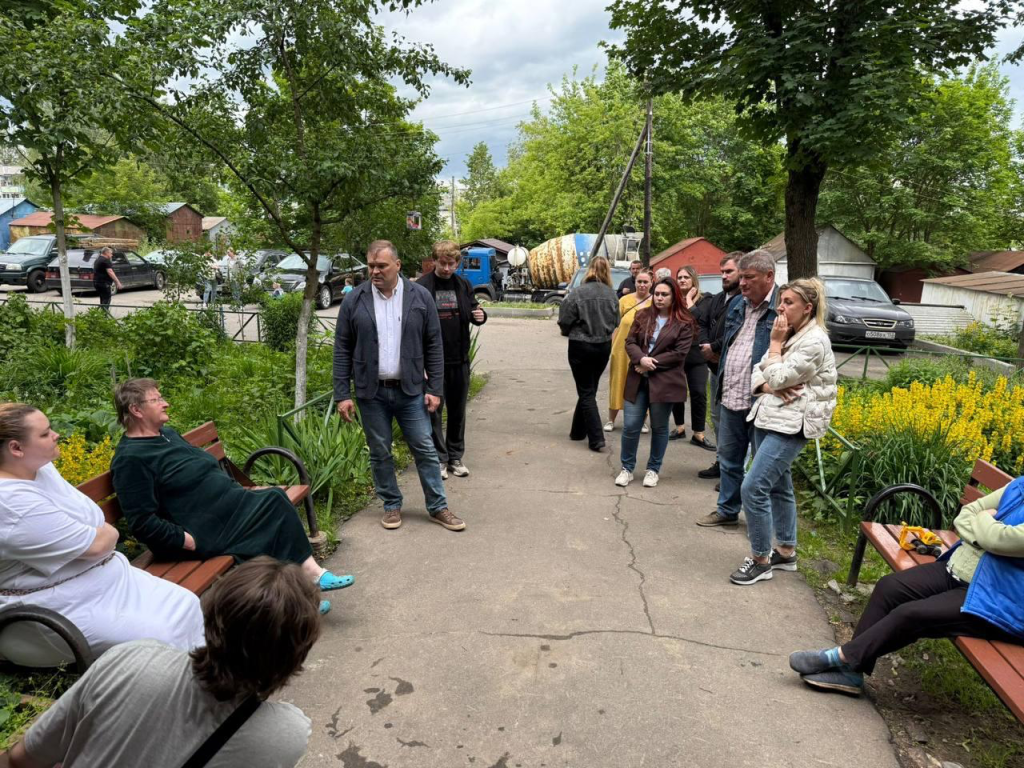 В Смирновке обсудили капремонт дома №5а и коммунальные вопросы