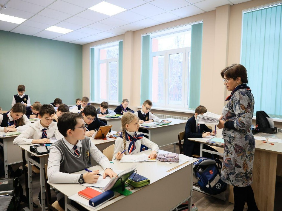 До ₽1,5 млн выплатят опытным учителям в Подмосковье