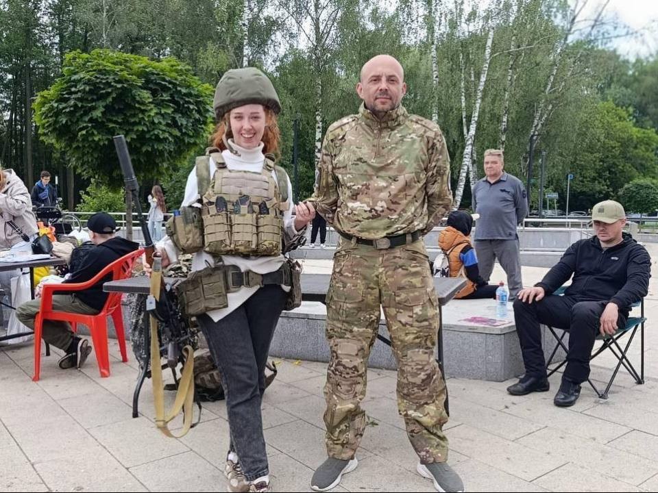 Выставку военного обмундирования организовали для гостей Дня кинолога в Люберцах