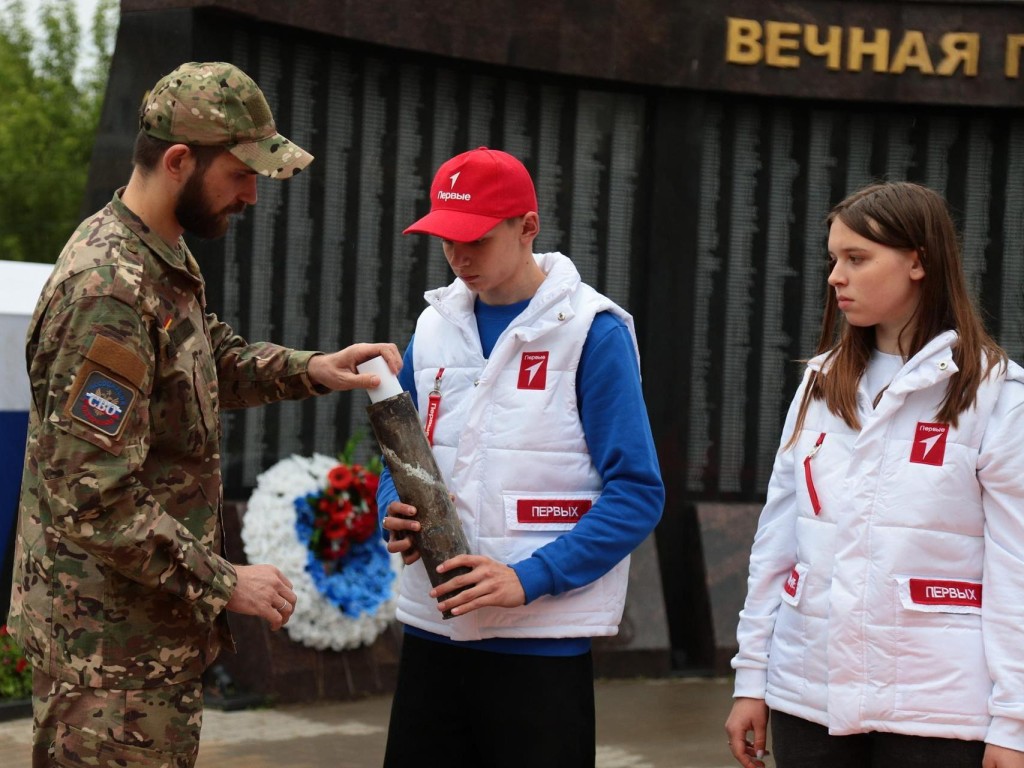 В Кашире вскрытую спустя 10 лет капсулу памяти дополнили новыми посланиями
