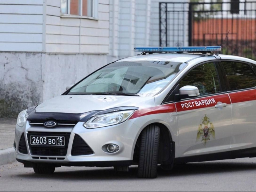 Росгвардейцы из Дубны задержали рецидивиста, проникшего в закрытый магазин