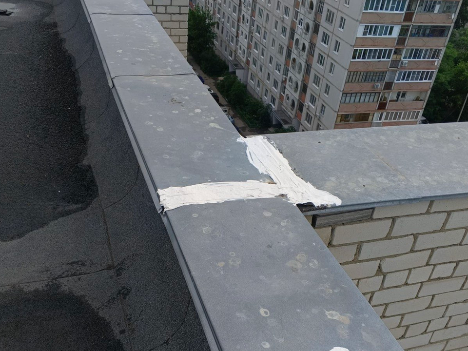 В Коломне восстанавливают крыши домов после урагана