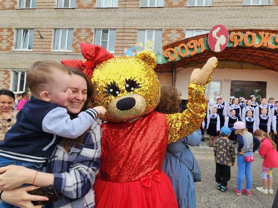 Аквагрим и море сладкой ваты: как в роддоме Дмитрова отметили День защиты детей