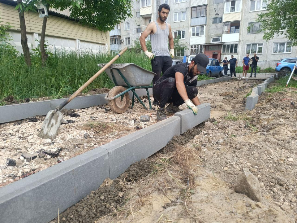 На улице 8 Марта в Электростали демонтировали старый игровой комплекс