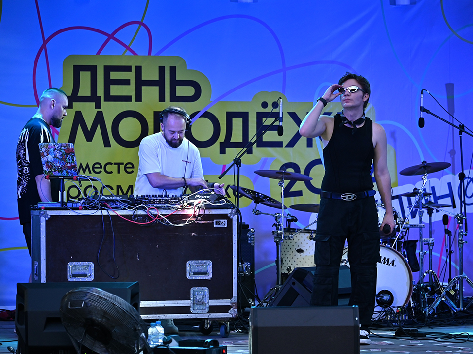 Большая концертная программа, дискотека и огненное шоу ждут молодежь в парке Ступина