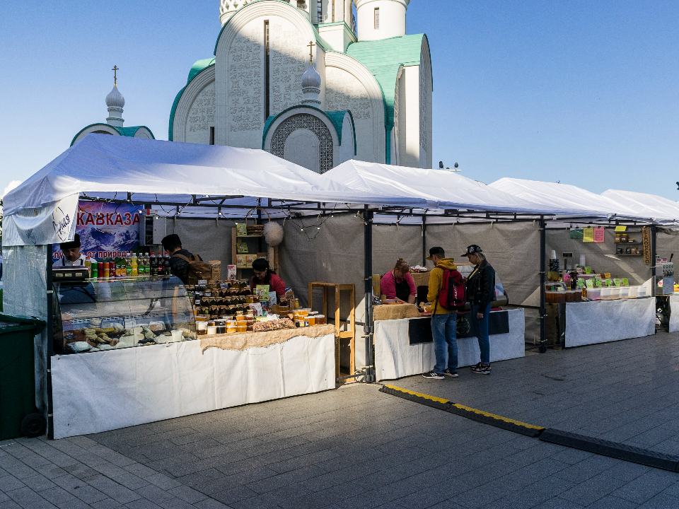 Жители Подмосковья смогут купить фермерские продукты на тематических июньских ярмарках