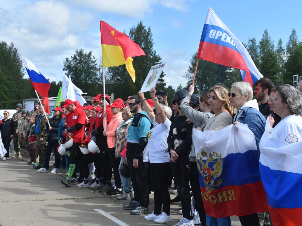 Медики Подмосковья прошли полосу препятствий в соревнования «Вызов-01»